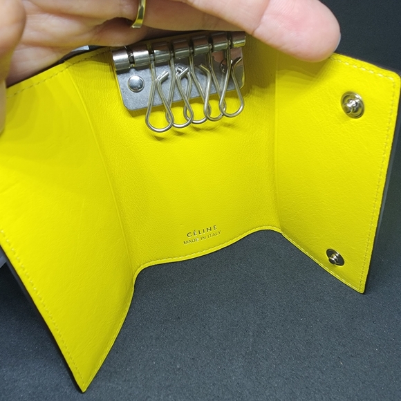 Céline Keychain Wallet - Picture 4 of 9